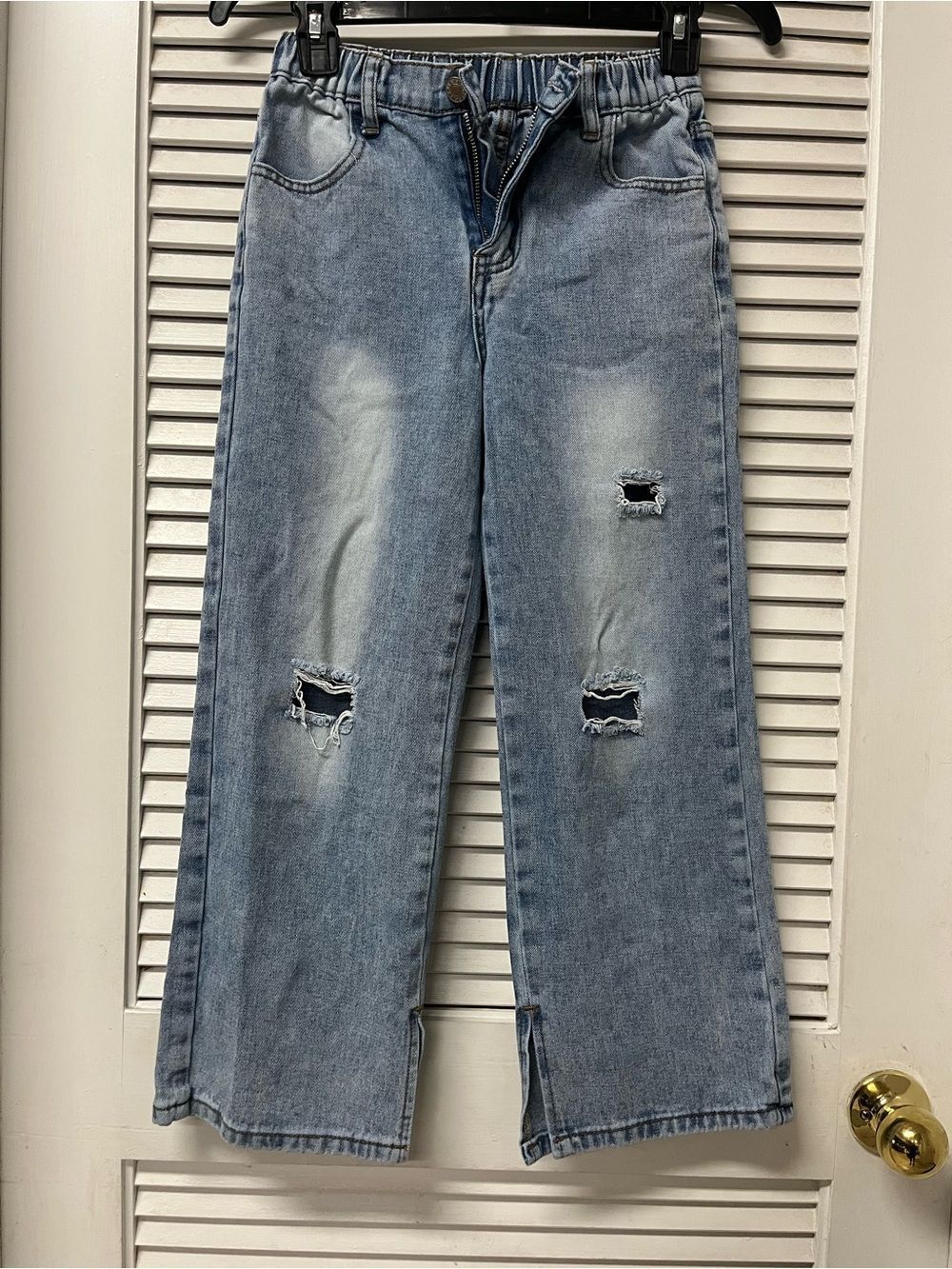 SHEIN
10yr old Light Blue Distressed Straight Jeans with Knee Rips